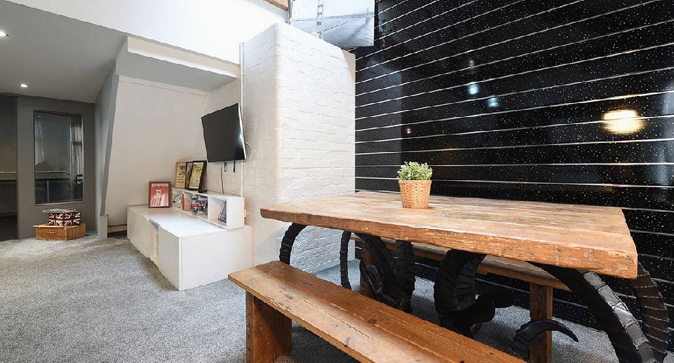 Dining room lounge view