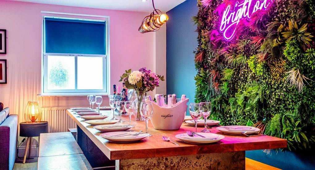 ibrighton-dining-table-feature-wall.jpg