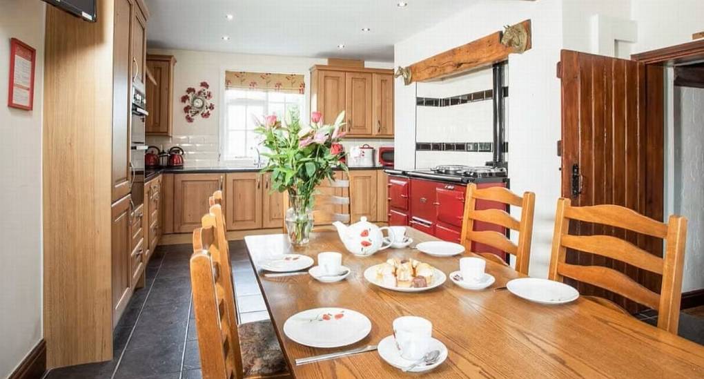 Kitchen dining table and chairs for beakfast
