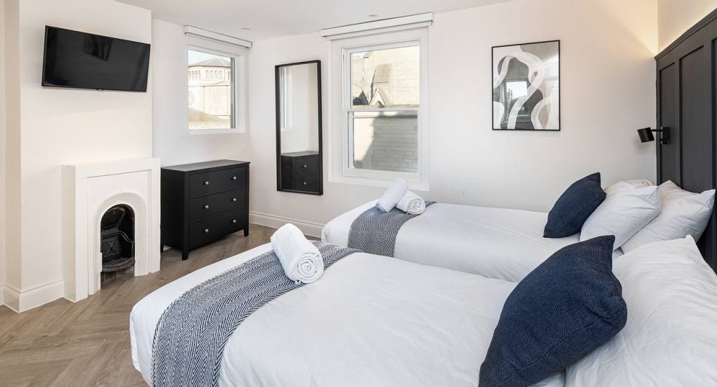 Stylish accommodation for guests at Skyline: Bath Luxury Hen House