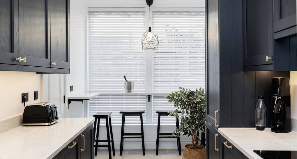 Breakfast bar and kitchen facilities at Skyline Bath Hen Party Townhouse