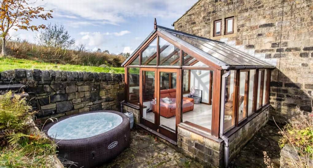 The Stabletree Conservatory and Hot Tub: Perfect outdoor space for your Hen Weekend accommodation